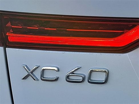 Used 2024 Volvo XC60 T8 Ultimate w/ Protection Package Premier image 30