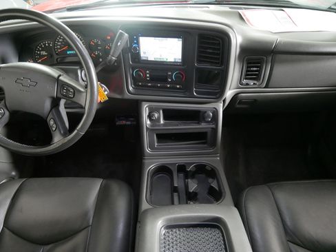 Used 2004 Chevrolet Avalanche 2500 w/ Preferred Equipment Group image 10