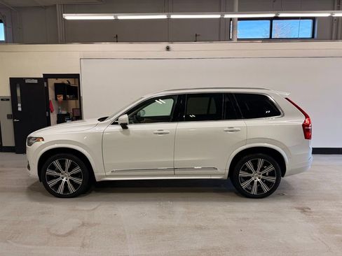 Used 2024 Volvo XC90 B5 Plus w/ Protection Package Premier image 2