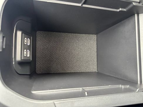 Used 2023 Toyota RAV4 XSE AWD/4WD image 27