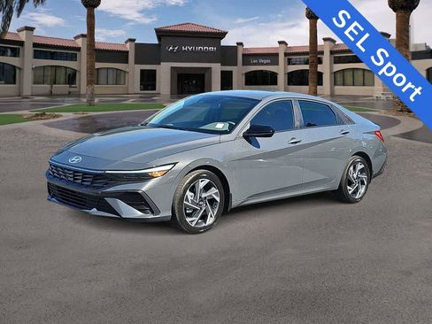 Used 2025 Hyundai Elantra Sport FWD image 3