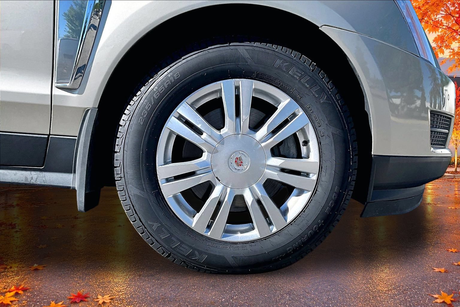 Used 2015 Cadillac SRX Luxury w/ Driver Awareness Package FWD image 33