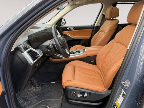 Certified 2023 BMW X7 xDrive40i w/ Premium Package image 2