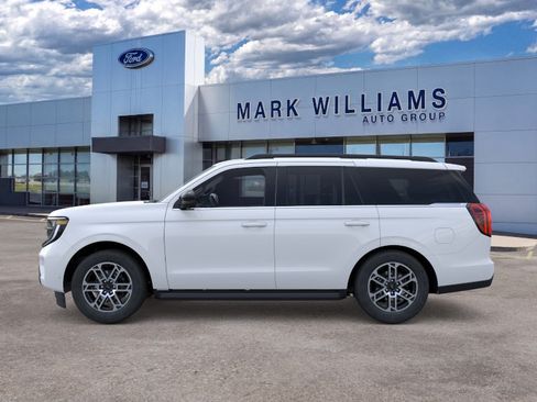 New 2026 Ford Expedition Active AWD/4WD image 4