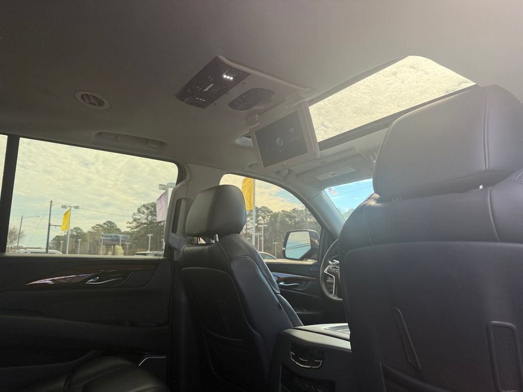 Used 2020 Cadillac Escalade ESV Premium Luxury AWD/4WD image 17
