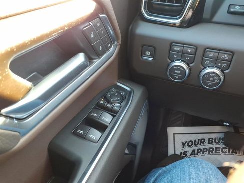 New 2026 GMC Sierra 3500 Denali w/ Denali Reserve Package AWD/4WD image 17