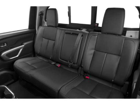 Used 2018 Nissan Titan SL image 9