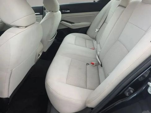 Used 2022 Nissan Altima 2.5 SV FWD image 10