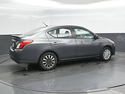 Used 2019 Nissan Versa SV FWD image 4