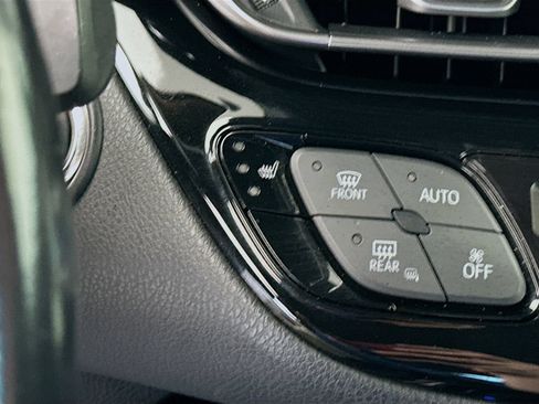 Used 2019 Toyota C-HR Limited FWD image 20