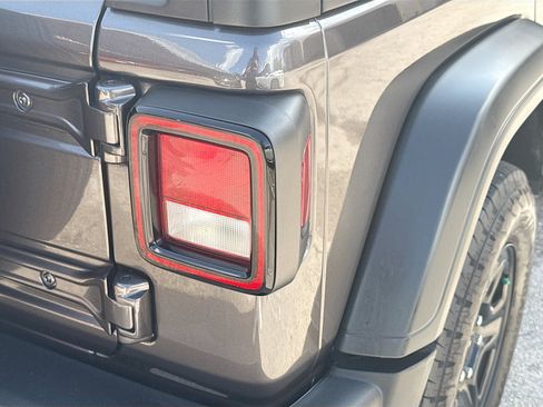 Used 2025 Jeep Wrangler Unlimited Sport AWD/4WD image 27
