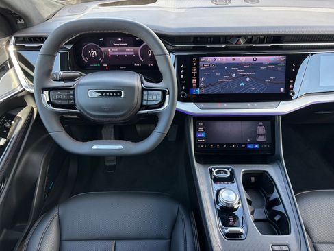 Used 2024 Jeep Wagoneer Launch Edition image 5