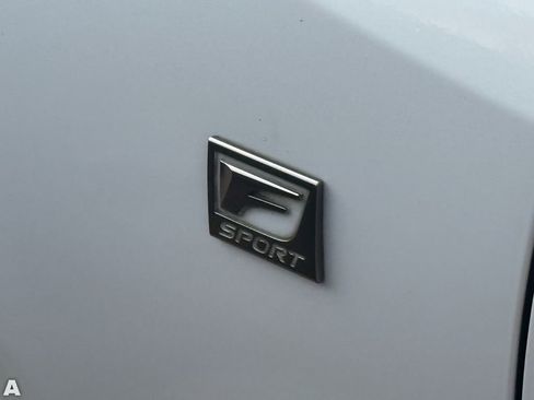 Used 2016 Lexus RC 200t image 9