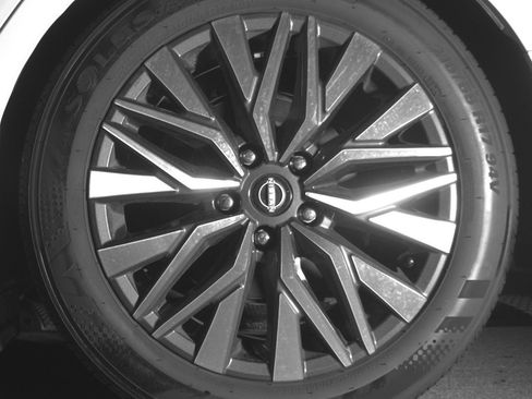 Used 2025 Nissan Altima 2.5 SV image 14