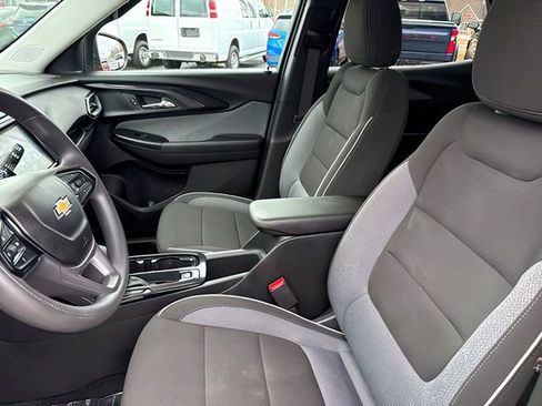 Used 2023 Chevrolet TrailBlazer LT w/ Convenience Package image 16
