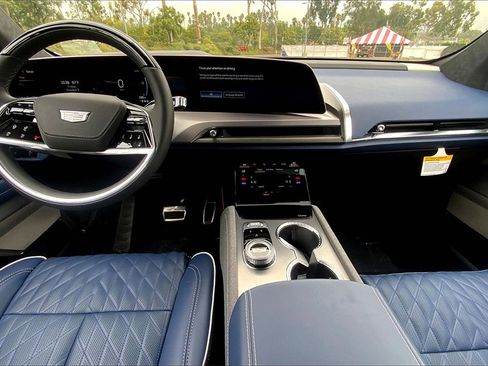 New 2026 Cadillac Vistiq Premium Luxury image 7