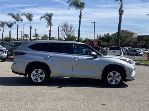 Certified 2024 Toyota Highlander LE image 43