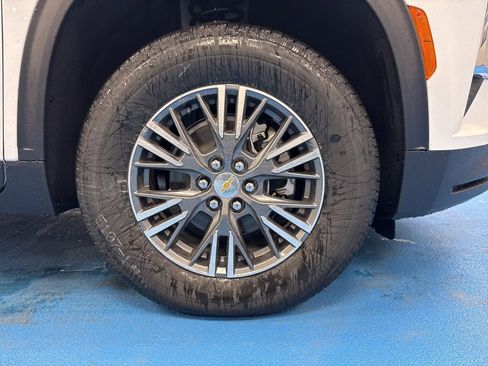 New 2026 Chevrolet Traverse LT image 3