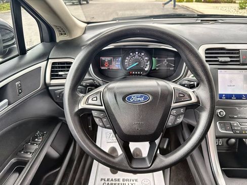 Used 2020 Ford Fusion SE AWD/4WD image 11