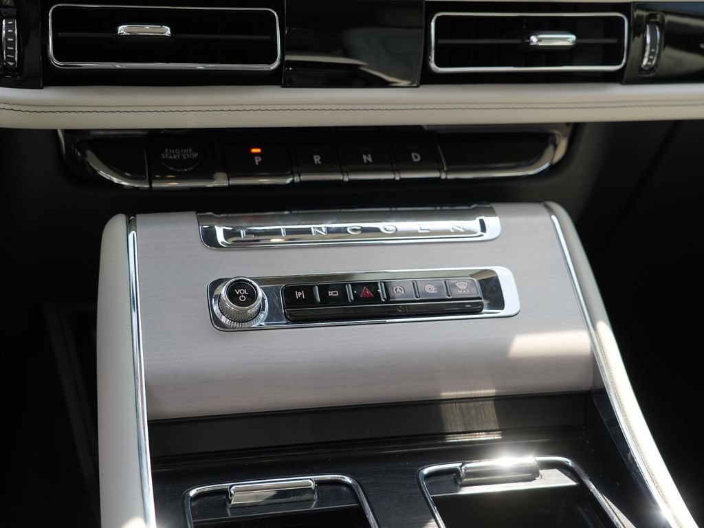 Used 2025 Lincoln Aviator Reserve w/ Illumination Package AWD/4WD image 25