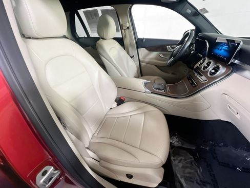 Used 2021 Mercedes-Benz GLC 300 4MATIC w/ Premium Package image 27