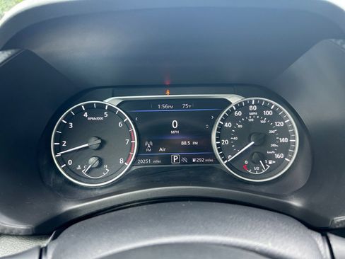 Used 2025 Nissan Sentra SV FWD image 35