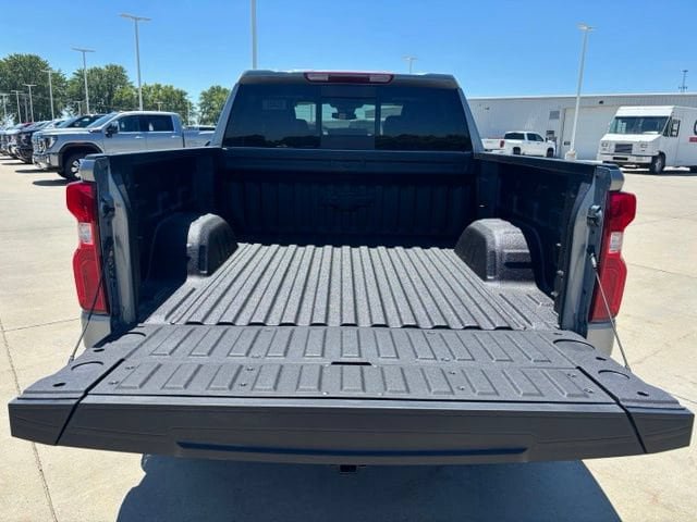 New 2026 Chevrolet Silverado 1500 RST w/ RST All Star Premium Package AWD/4WD image 5