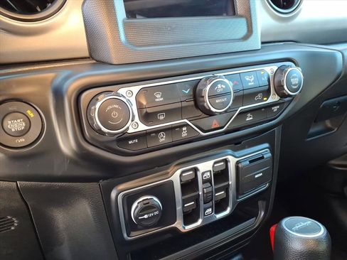 Used 2023 Jeep Gladiator Sport image 25