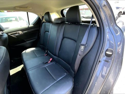Used 2014 Lexus CT 200h FWD image 19