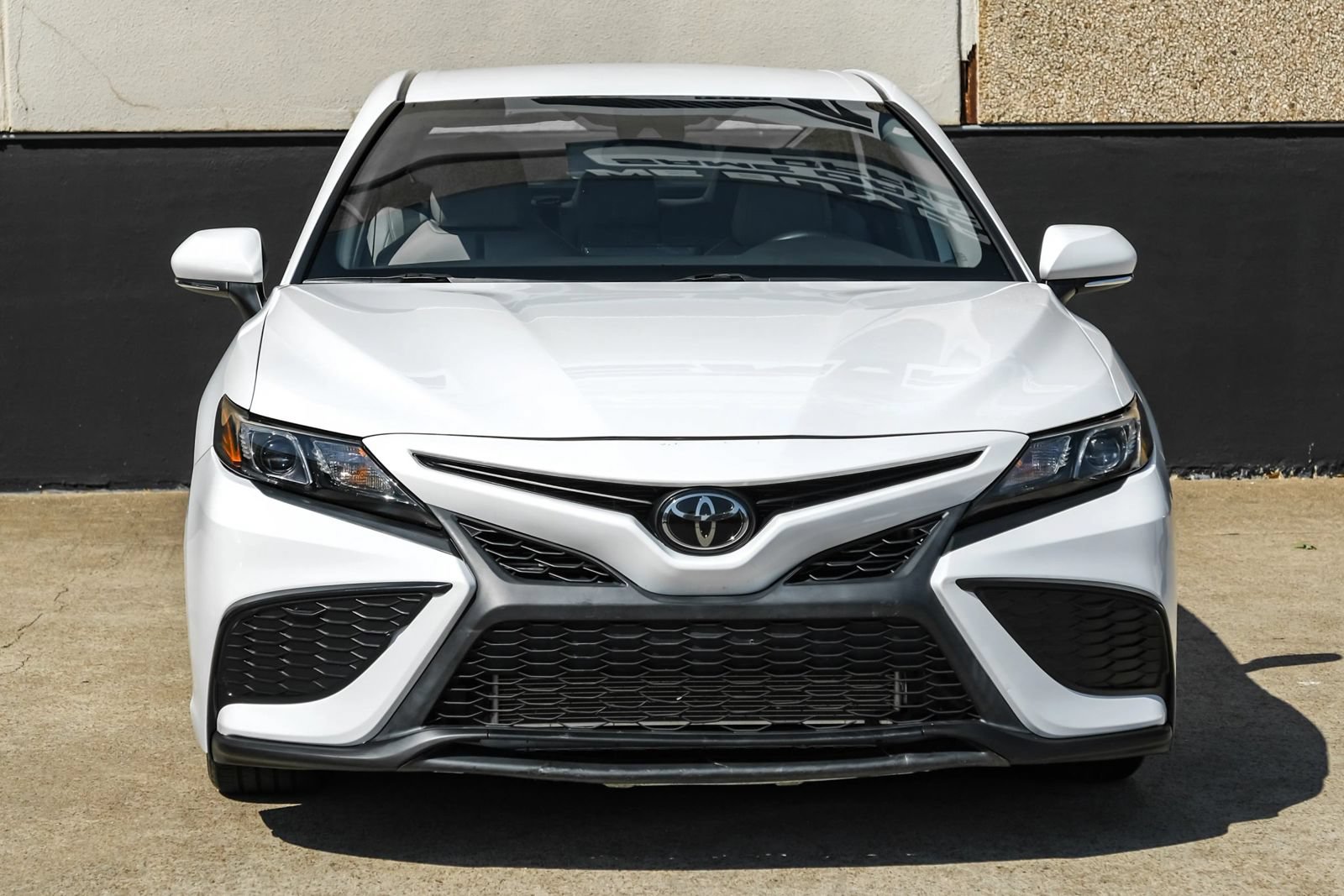 Used 2023 Toyota Camry SE FWD image 4