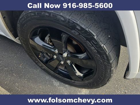 Used 2015 Jeep Grand Cherokee Altitude image 2