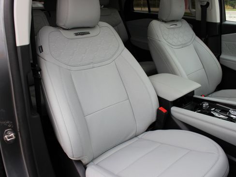 Used 2025 Ford Explorer Platinum w/ LUX Leather Package image 30