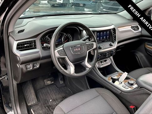 Used 2023 GMC Acadia SLE w/ Driver Convenience Package image 16