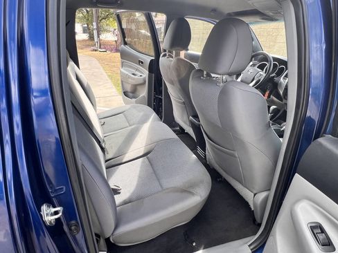 Used 2014 Toyota Tacoma PreRunner image 29