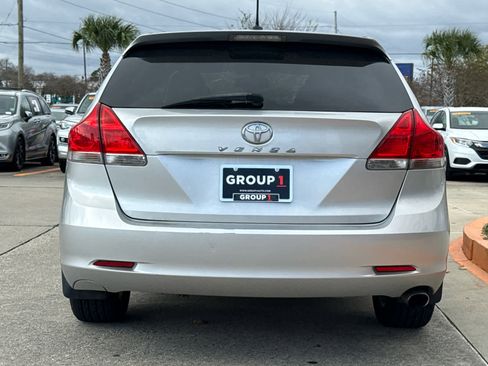 Used 2010 Toyota Venza image 4