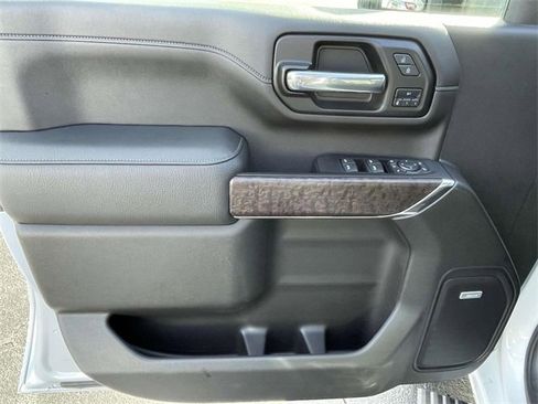 Certified 2022 GMC Sierra 2500 Denali w/ Denali Ultimate Package image 18