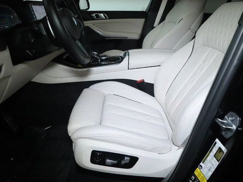 Used 2023 BMW X5 xDrive40i w/ M Sport Package AWD/4WD image 21