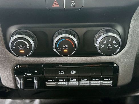 Used 2024 RAM 3500 Tradesman w/ Chrome Appearance Group image 18