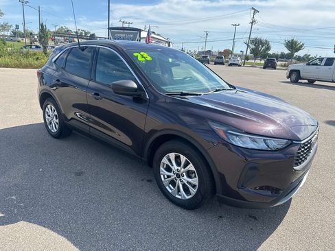 Used 2023 Ford Escape Active FWD image 5