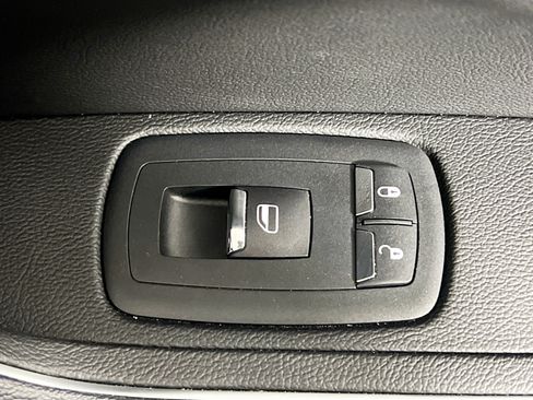 Used 2022 Maserati Levante GT AWD/4WD image 31