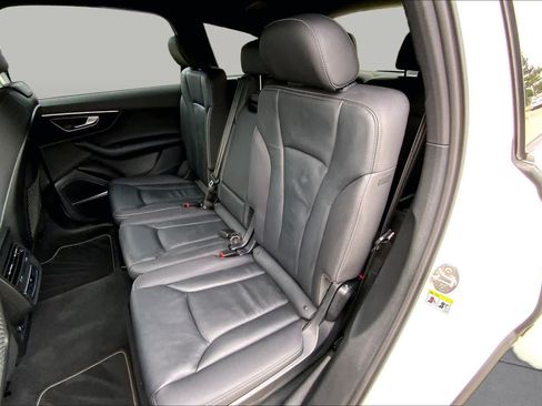 Used 2025 Audi Q7 3.0T Premium Plus AWD/4WD image 21