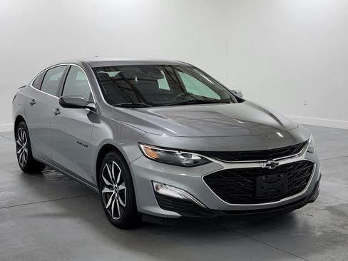 Used 2023 Chevrolet Malibu RS FWD image 2