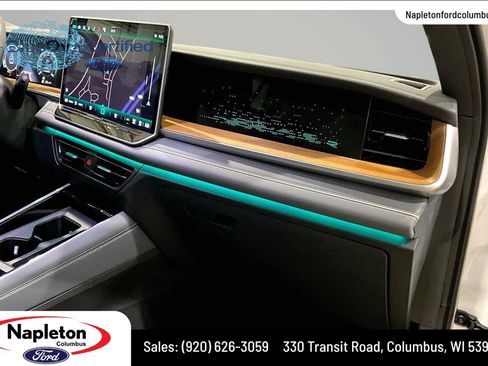 Used 2025 Volkswagen Tiguan SEL R-Line AWD/4WD image 18