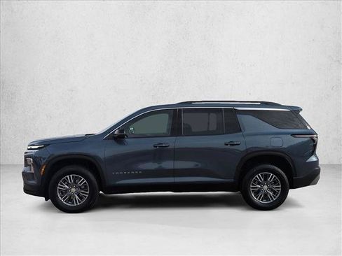 Used 2026 Chevrolet Traverse LT FWD image 8
