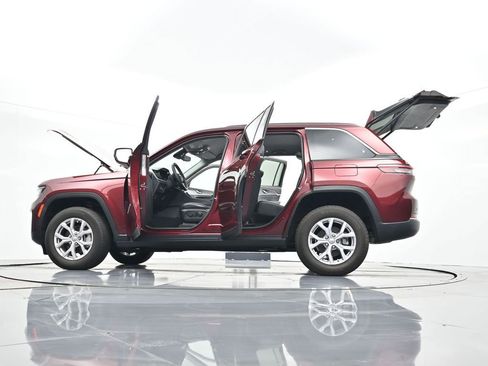 Used 2022 Jeep Grand Cherokee Limited image 48