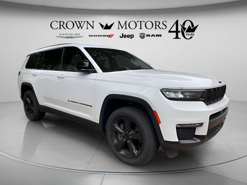 Used 2023 Jeep Grand Cherokee L Limited w/ Black Appearance Package AWD/4WD image 1