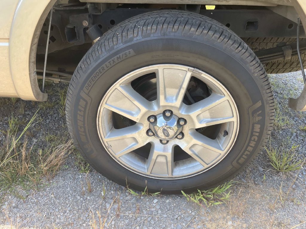 Used 2013 Ford F150 Lariat w/ Mid Equipment Group RWD image 9