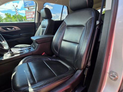 Used 2020 Chevrolet Traverse LT w/ LPO, Floor Liner Package AWD/4WD image 20