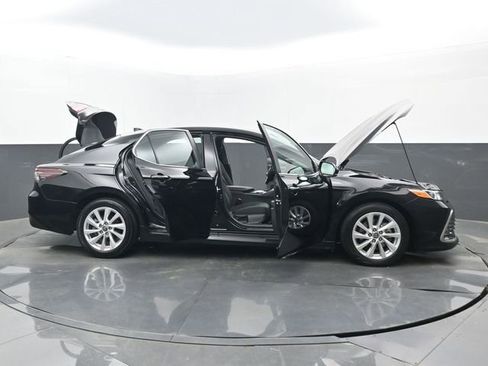 Used 2023 Toyota Camry LE image 33