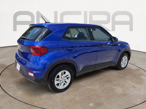 Used 2025 Hyundai Venue SE FWD image 10
